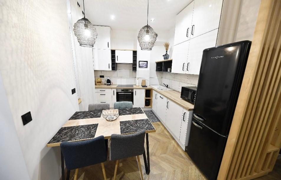 Carnot Place Bourgoin-Jallieu Extérieur photo